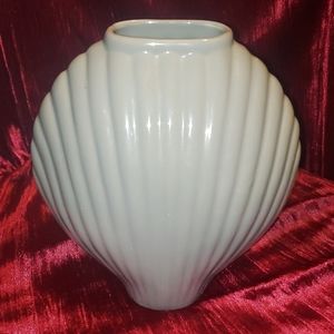 Art Deco Clamshell Vase Light Grey RARE